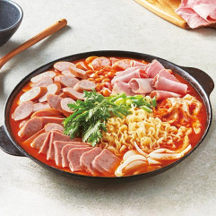 Korea WingEat Spicy Sausage Stew (Boodae Stew) 800g