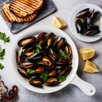 Chile Mussels in Garlic Butter Sauce ~454g