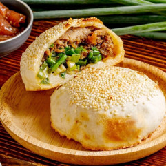 Taiwan "Cheung Zu" Savoury Pepper Bun with Sesame and Pork Filling 1pc ~150g
